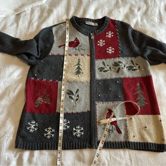Croft & Barrow Christmas Zipper Cardigan with Cardinals - Picture 5 of 9